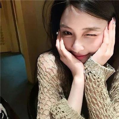 伴游女王